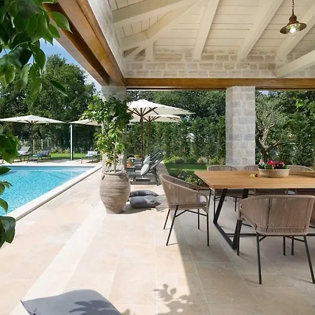 Villa Vacay Elena With Pool *